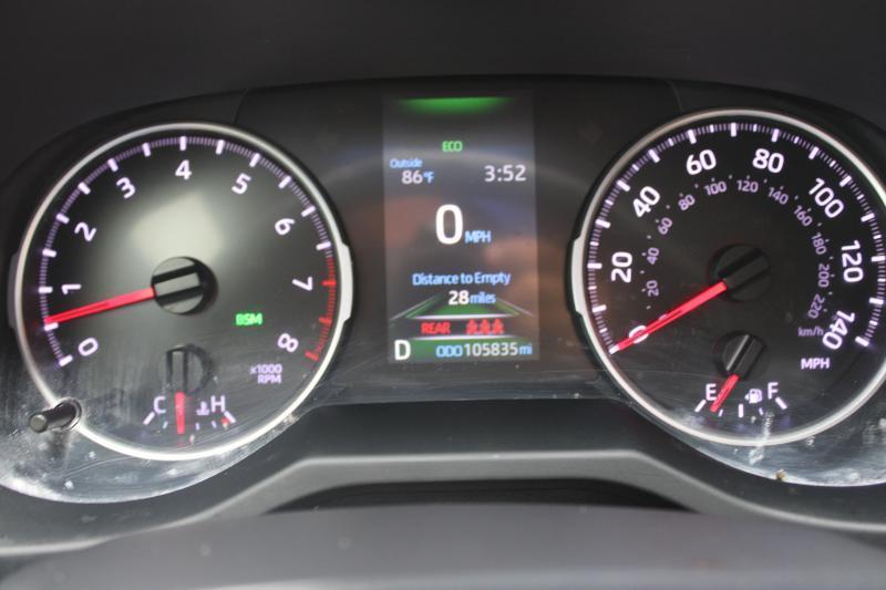 Toyota RAV4 LE FWD (Natl) 2019