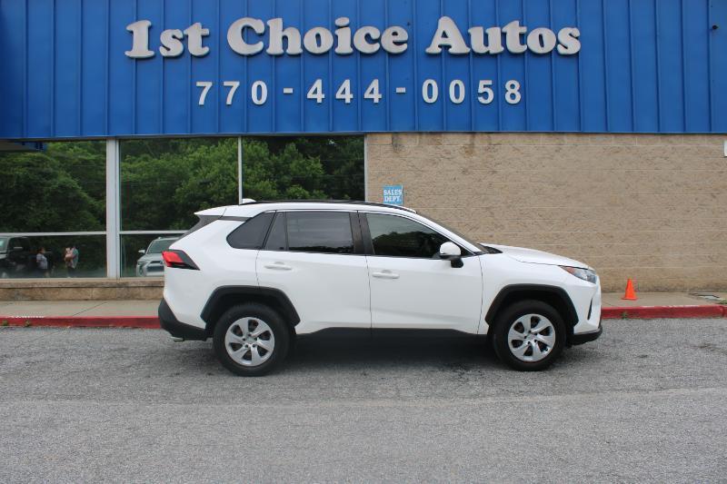 Toyota RAV4 LE FWD (Natl) 2019