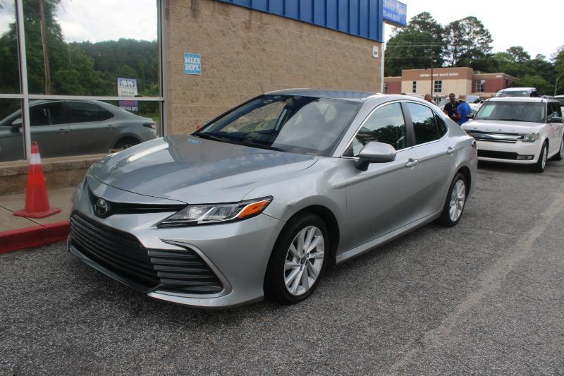 Toyota Camry LE Auto (Natl) 2022