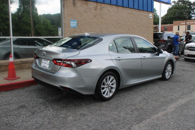 Toyota Camry LE Auto (Natl) 2022