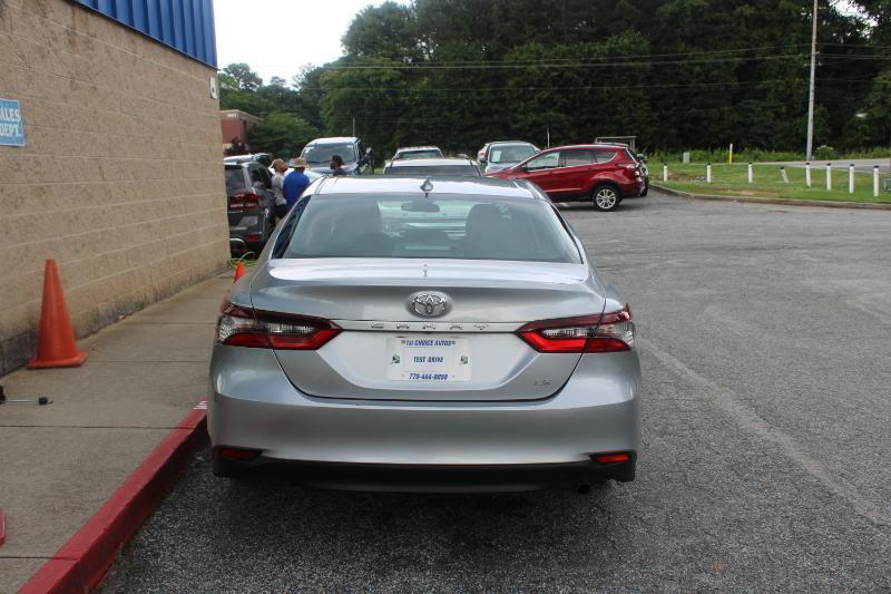 Toyota Camry LE Auto (Natl) 2022