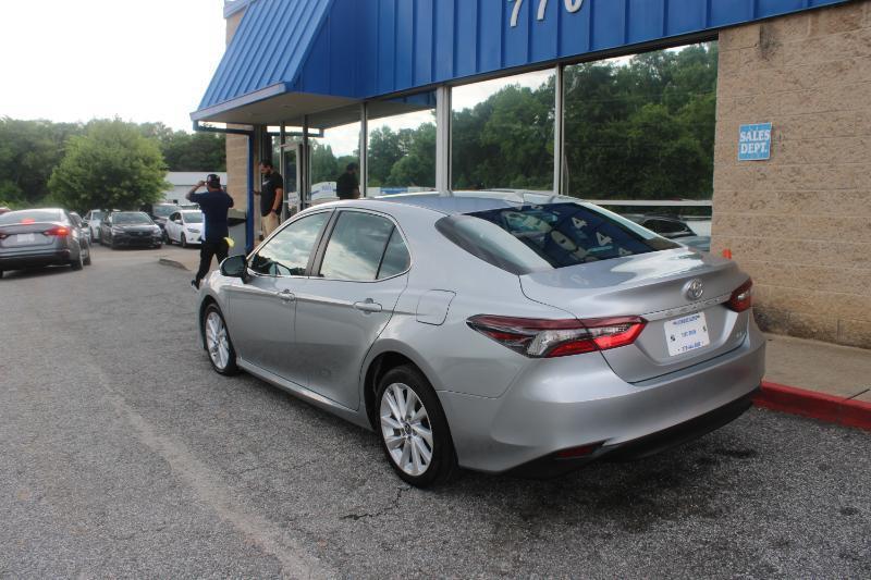 Toyota Camry LE Auto (Natl) 2022