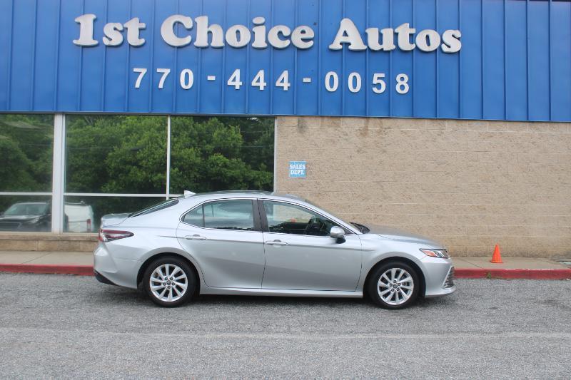 Toyota Camry LE Auto (Natl) 2022