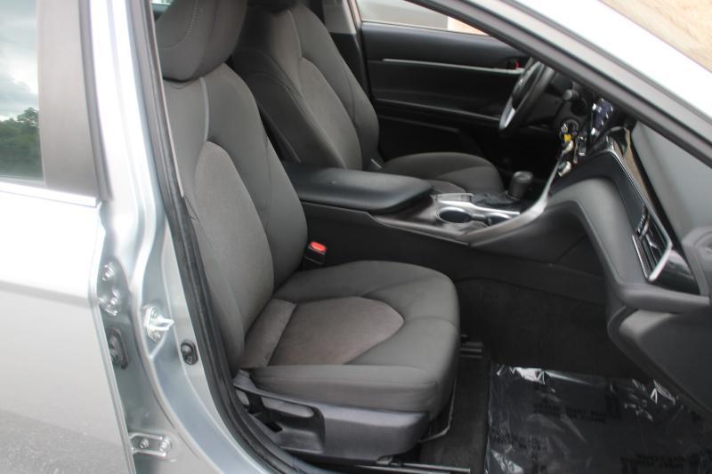 Toyota Camry LE Auto (Natl) 2022