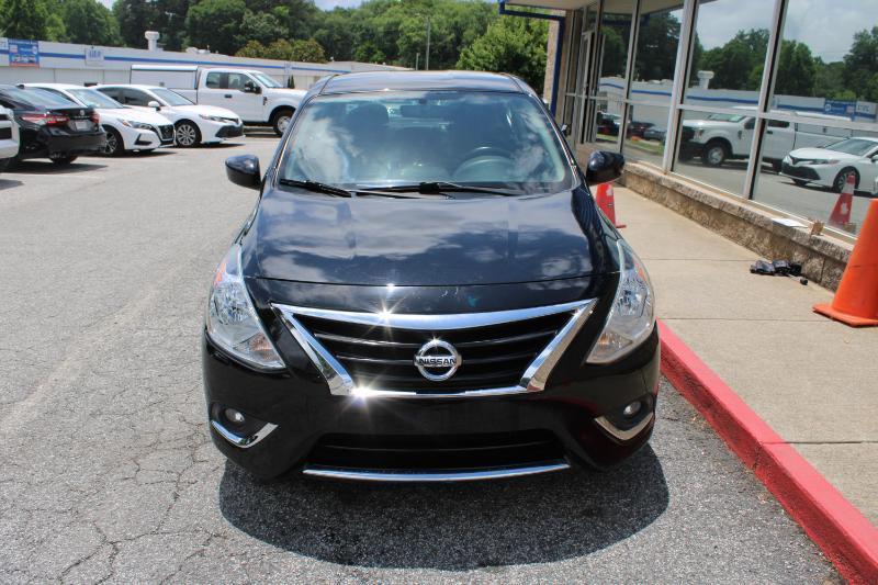 Nissan Versa Sedan SV CVT 2018
