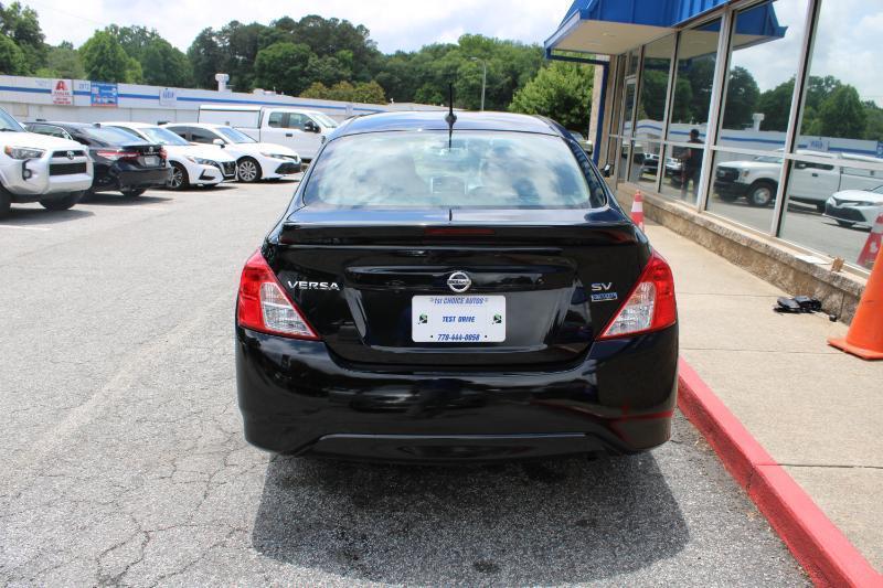 Nissan Versa Sedan SV CVT 2018