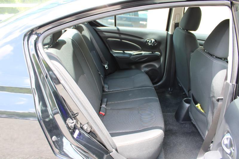 Nissan Versa Sedan SV CVT 2018
