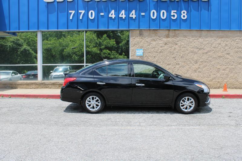 Nissan Versa Sedan SV CVT 2018