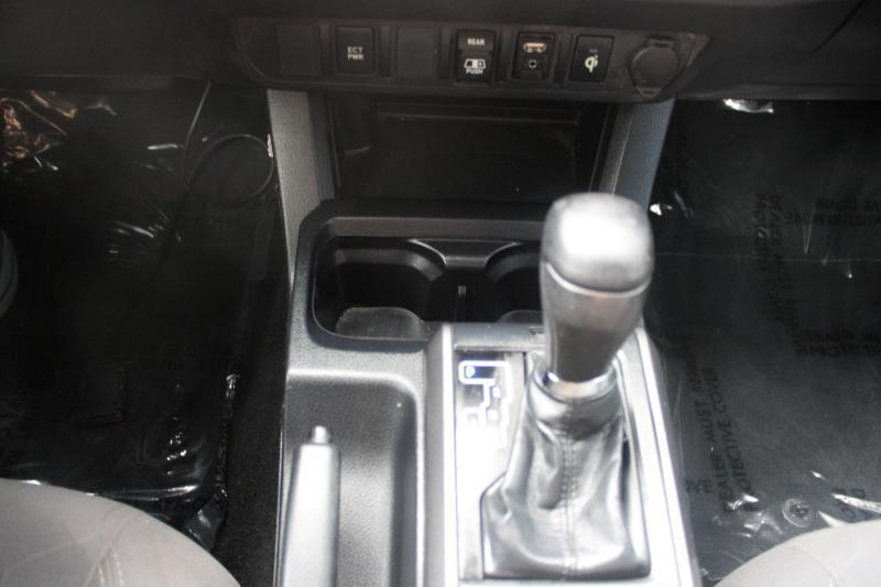 Toyota Tacoma TRD Off Road Double Cab 5' Bed V6 4x2 AT (Natl) 2018