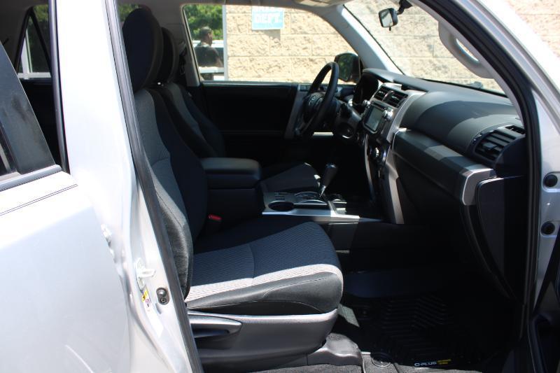 Toyota 4Runner SR5 Premium 2WD (Natl) 2018