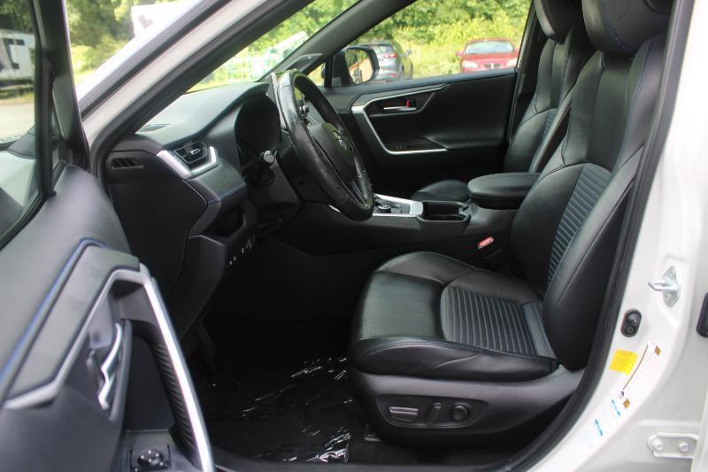 Toyota RAV4 Hybrid XSE AWD (Natl) 2020