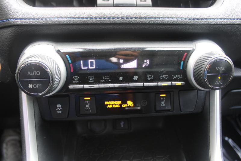 Toyota RAV4 Hybrid XSE AWD (Natl) 2020