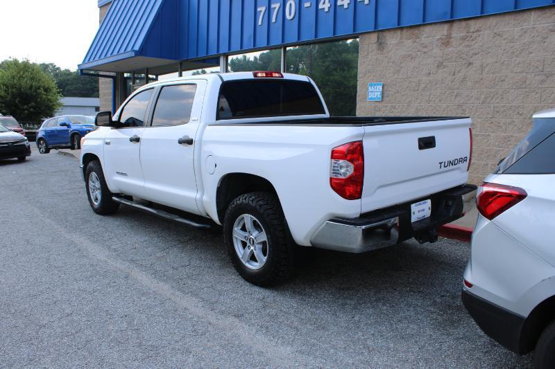 Toyota Tundra 2WD SR5 CrewMax 5.5' Bed 5.7L FFV (Natl) 2017