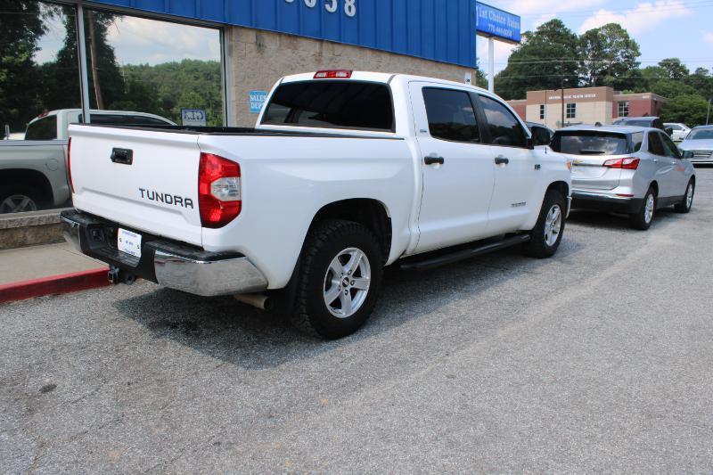 Toyota Tundra 2WD SR5 CrewMax 5.5' Bed 5.7L FFV (Natl) 2017