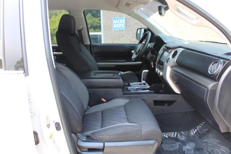 Toyota Tundra 2WD SR5 CrewMax 5.5' Bed 5.7L FFV (Natl) 2017