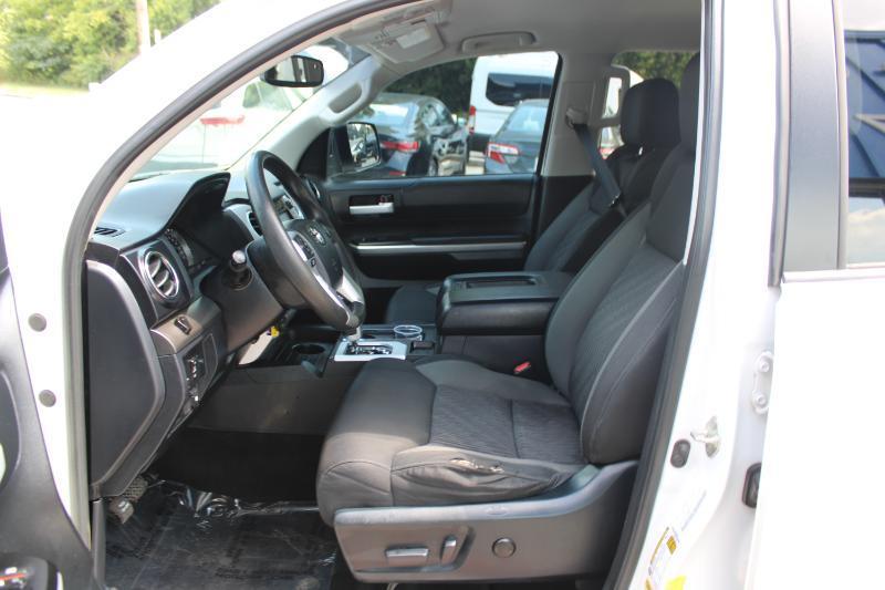 Toyota Tundra 2WD SR5 CrewMax 5.5' Bed 5.7L FFV (Natl) 2017