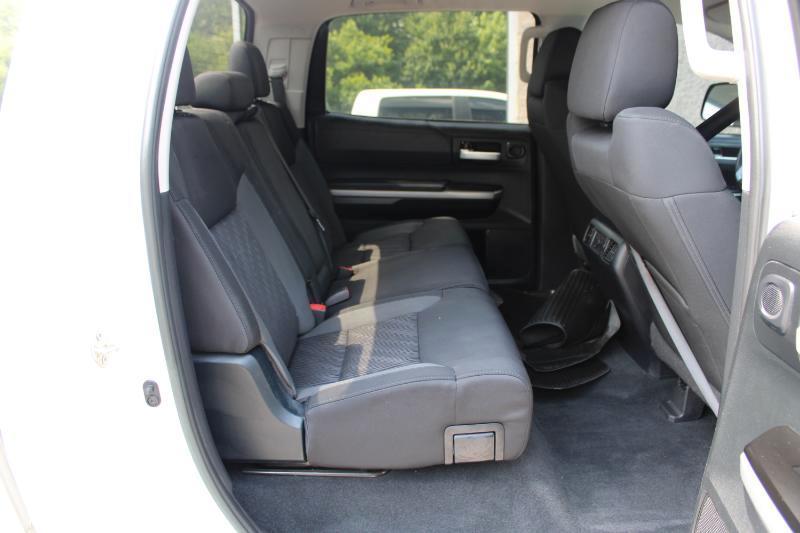 Toyota Tundra 2WD SR5 CrewMax 5.5' Bed 5.7L FFV (Natl) 2017