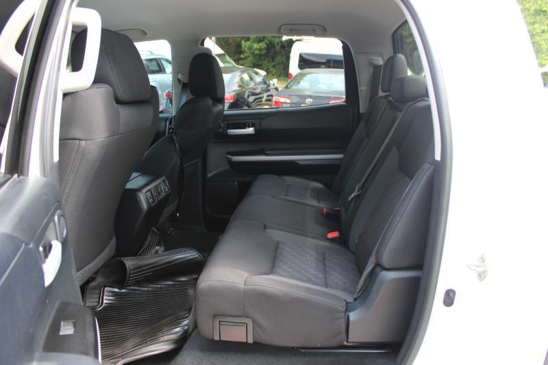 Toyota Tundra 2WD SR5 CrewMax 5.5' Bed 5.7L FFV (Natl) 2017