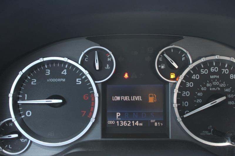 Toyota Tundra 2WD SR5 CrewMax 5.5' Bed 5.7L FFV (Natl) 2017