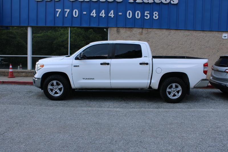 Toyota Tundra 2WD SR5 CrewMax 5.5' Bed 5.7L FFV (Natl) 2017