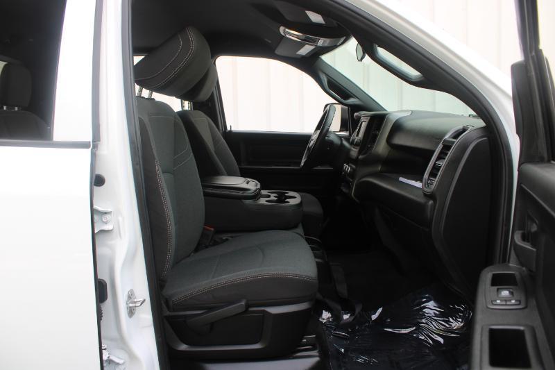 RAM 2500 Tradesman 4x4 Crew Cab 6'4" Box 2022