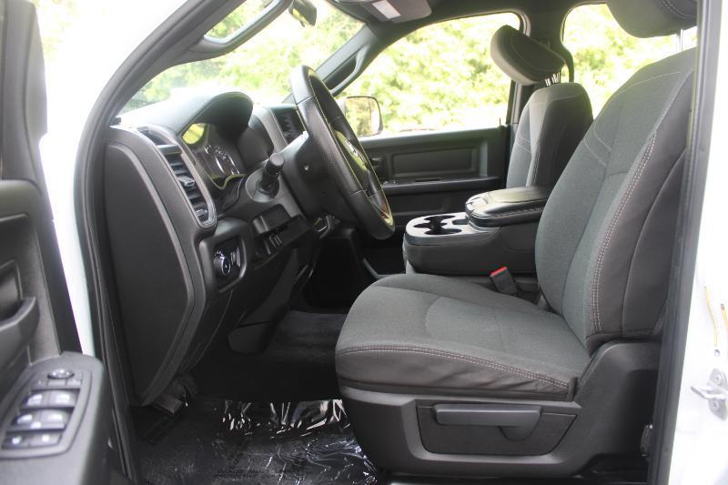 RAM 2500 Tradesman 4x4 Crew Cab 6'4" Box 2022