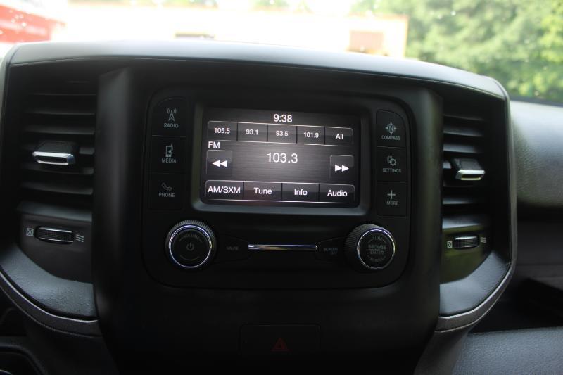 RAM 2500 Tradesman 4x4 Crew Cab 6'4" Box 2022