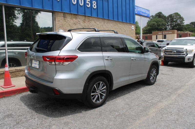 Toyota Highlander XLE V6 AWD (Natl) 2017