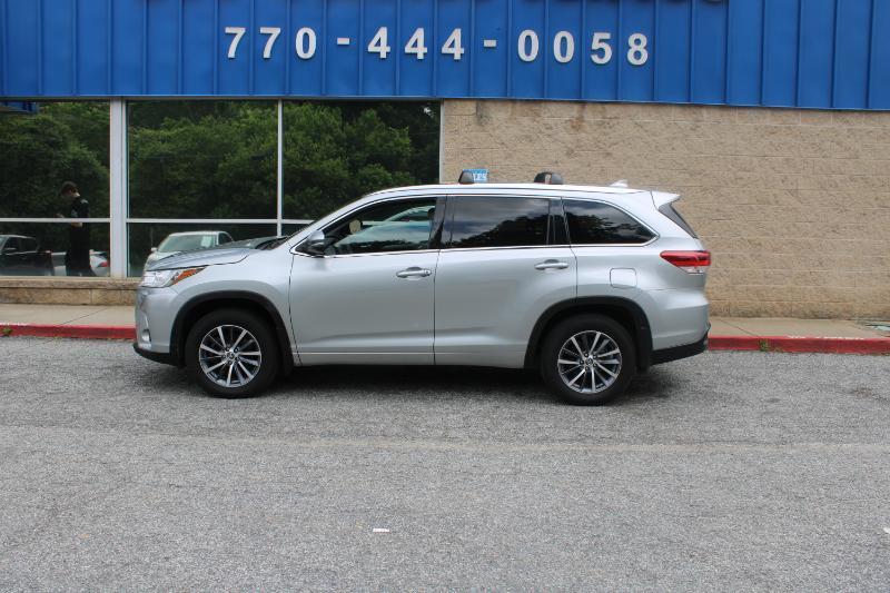 Toyota Highlander XLE V6 AWD (Natl) 2017