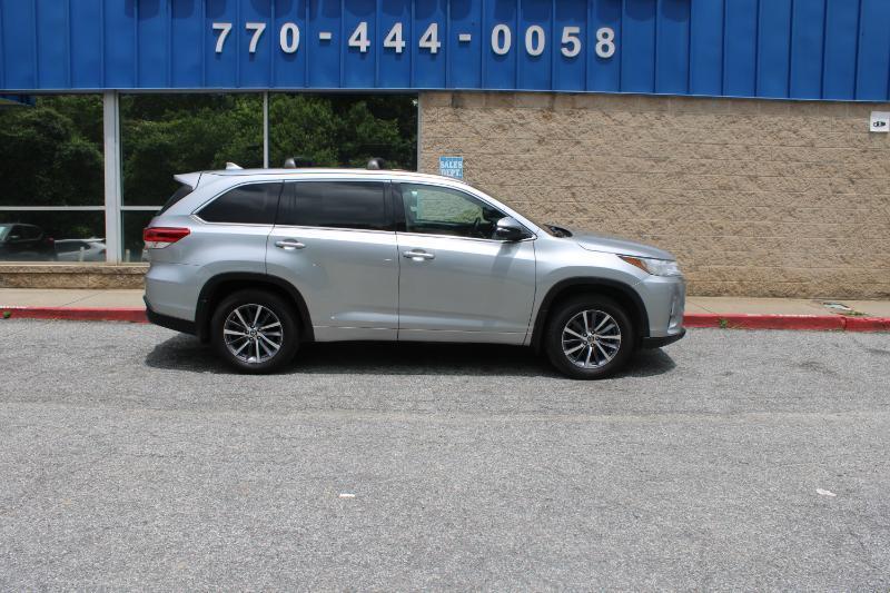 Toyota Highlander XLE V6 AWD (Natl) 2017