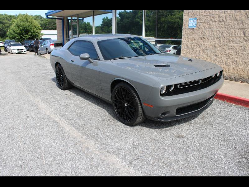 2018 Dodge Challenger SXT's photo