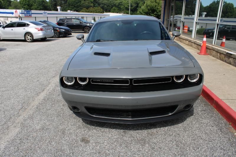 Dodge Challenger SXT RWD 2018