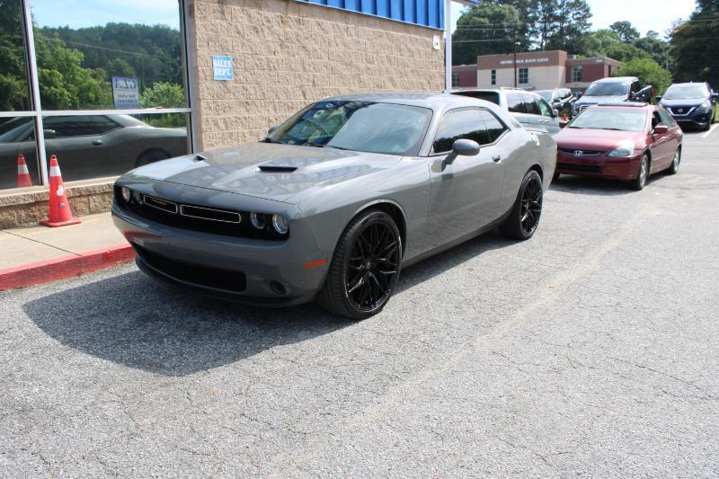 Dodge Challenger SXT RWD 2018
