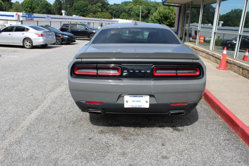 Dodge Challenger SXT RWD 2018