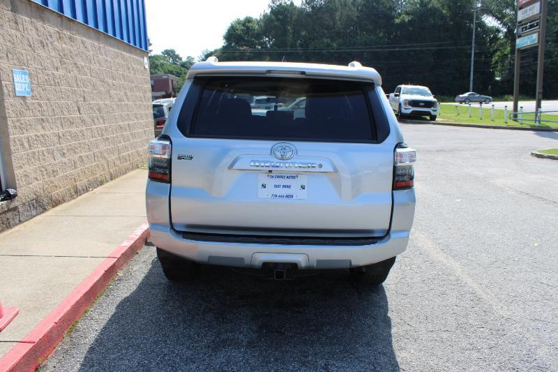 Toyota 4Runner RWD 4dr V6 SR5 (Natl) 2015