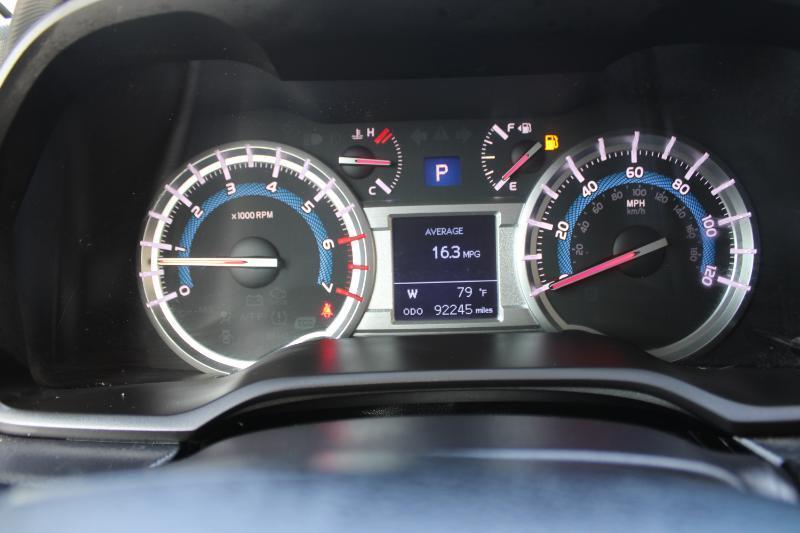 Toyota 4Runner RWD 4dr V6 SR5 (Natl) 2015