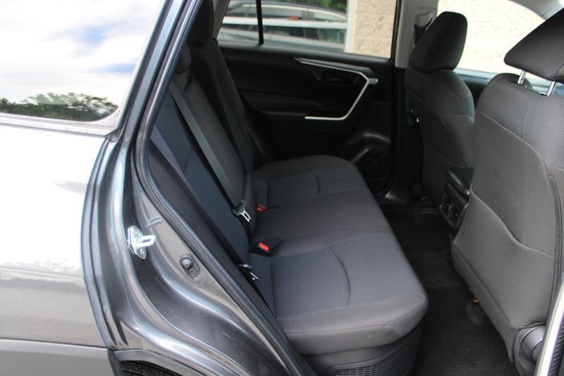 Toyota RAV4 Hybrid LE AWD (Natl) 2022