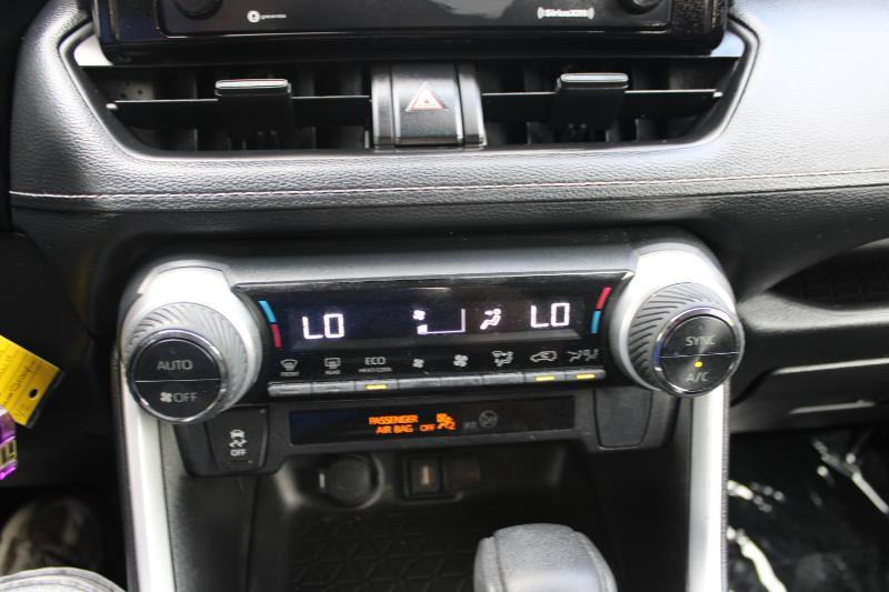 Toyota RAV4 Hybrid LE AWD (Natl) 2022