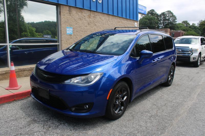 Chrysler Pacifica Touring L FWD 2019
