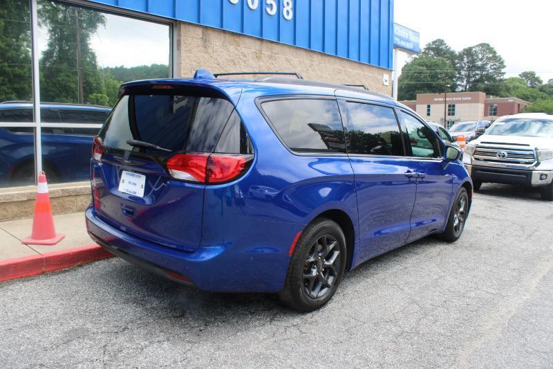 Chrysler Pacifica Touring L FWD 2019