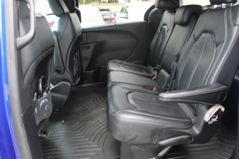 Chrysler Pacifica Touring L FWD 2019