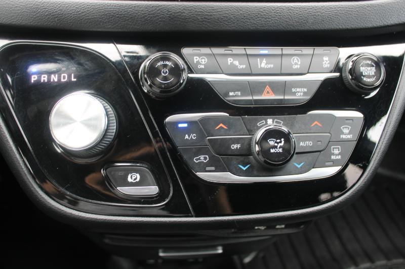 Chrysler Pacifica Touring L FWD 2019
