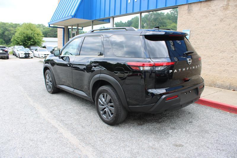 Nissan Pathfinder SV 2WD 2023