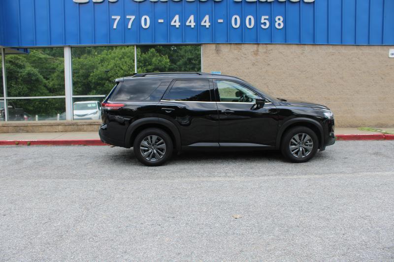 Nissan Pathfinder SV 2WD 2023
