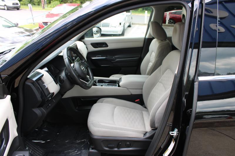 Nissan Pathfinder SV 2WD 2023