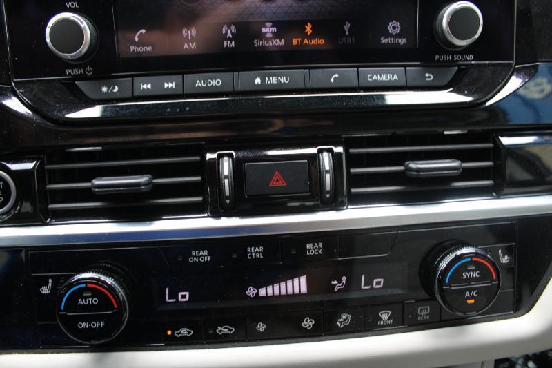 Nissan Pathfinder SV 2WD 2023