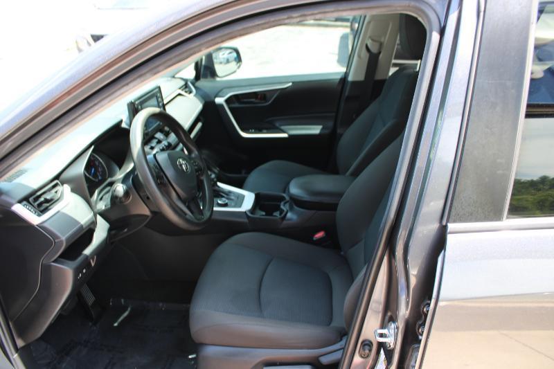 Toyota RAV4 Hybrid LE AWD (Natl) 2021