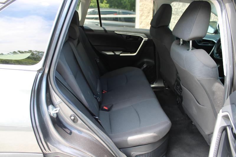 Toyota RAV4 Hybrid LE AWD (Natl) 2021