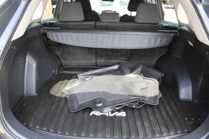 Toyota RAV4 Hybrid LE AWD (Natl) 2021
