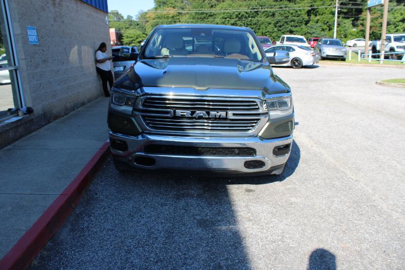 RAM 1500 Laramie 4x2 Crew Cab 5'7" Box 2021